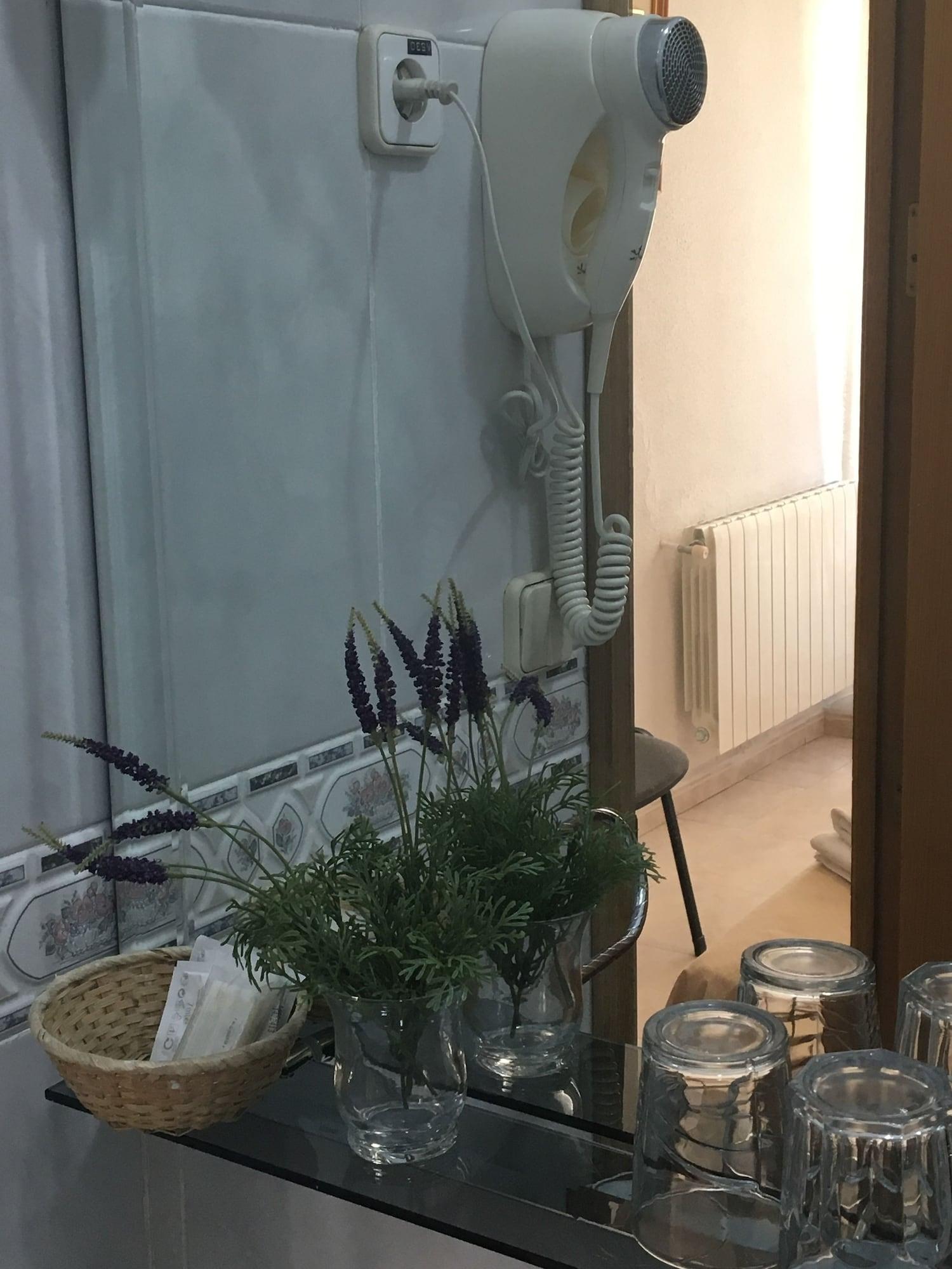 Hostal Lido Madrid Bagian luar foto