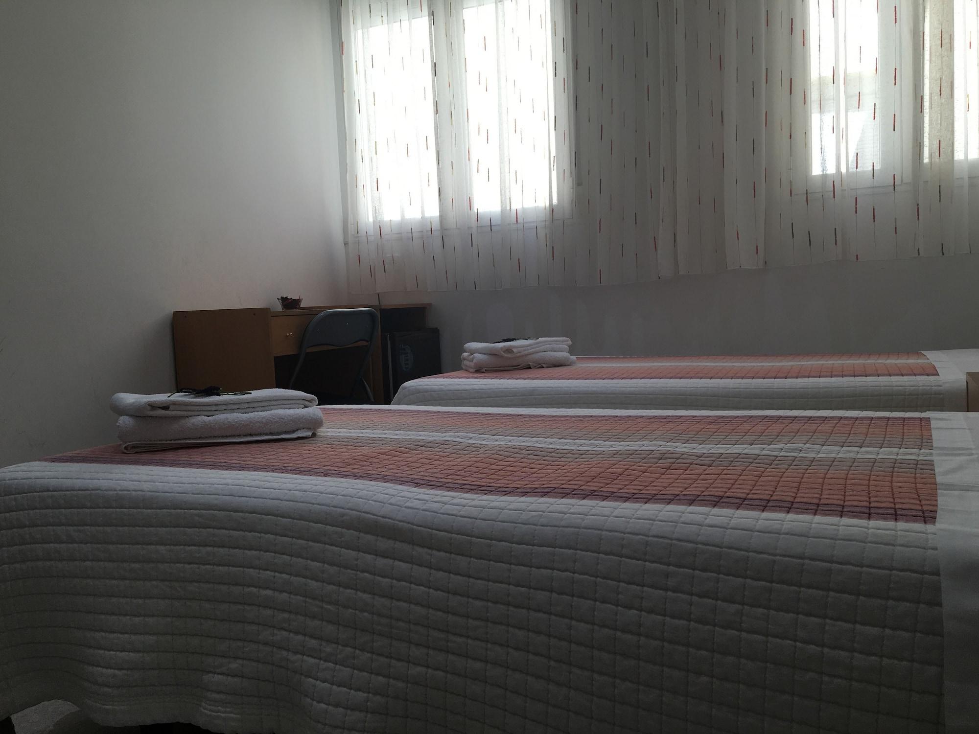 Hostal Lido Madrid Bagian luar foto