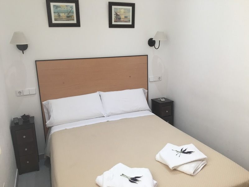 Hostal Lido Madrid Bagian luar foto