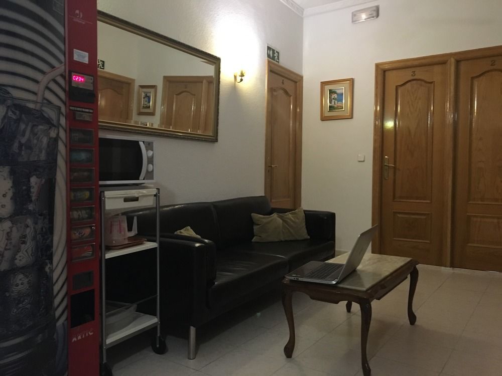 Hostal Lido Madrid Bagian luar foto